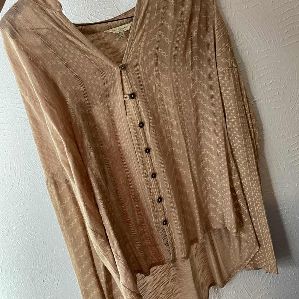 Cute button down shirt!